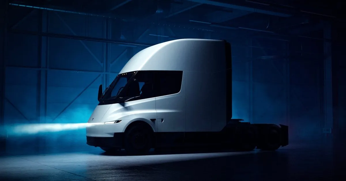 Tesla is quoting $290,000 for its 500-miles electric semi truck