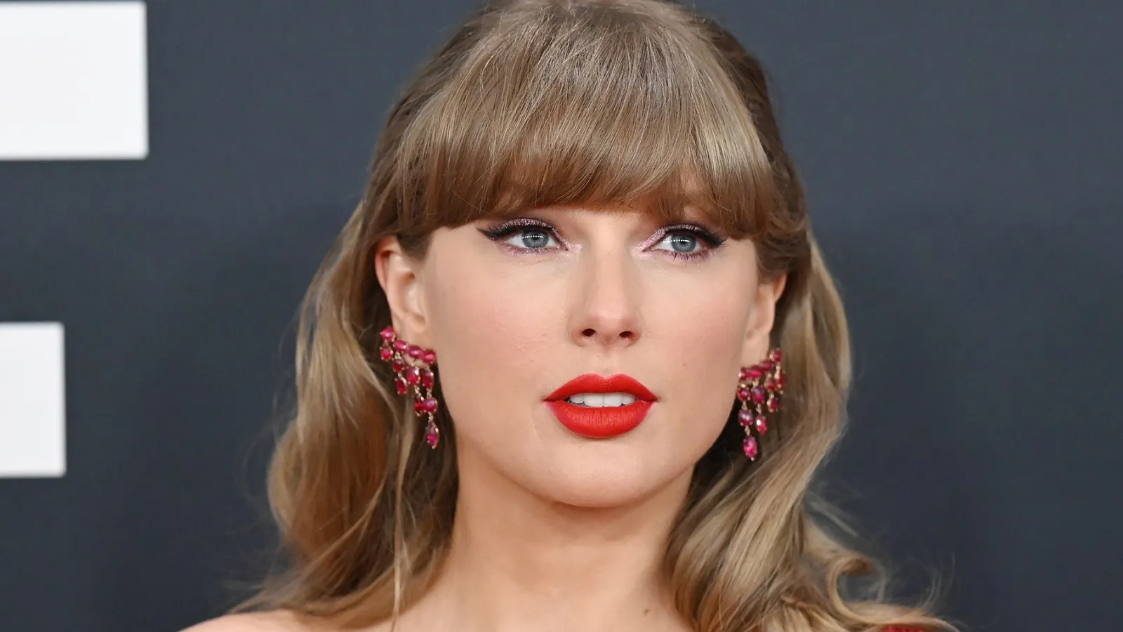 Taylor Swift Disputes Bedding Company's 'Swift Home' Trademark