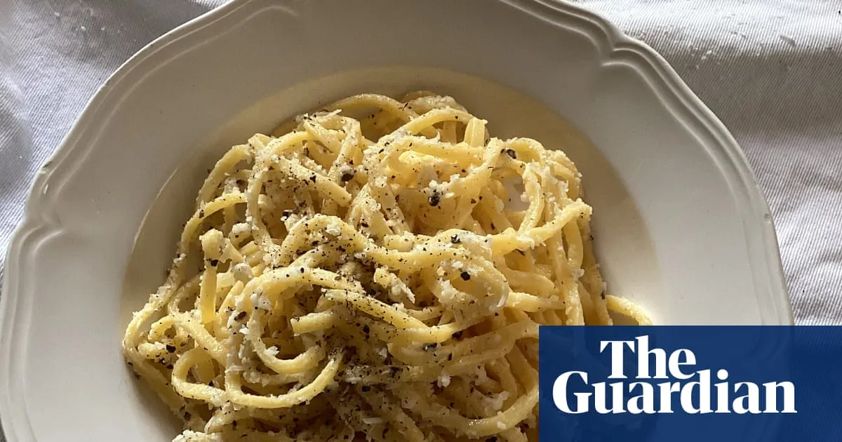Rachel Roddy’s recipe for cacio e pepe, the old-fashioned way | A kitchen in Rome